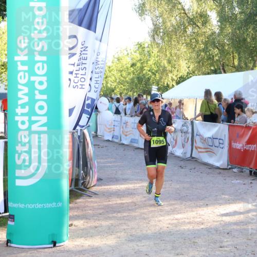 07.09.2025 - 19. Norderstedt Triathlon Zöllner http://msf.ph/oto/8773046 07.09.2025 16:51:35 Ziel 1095 meine-sportfotos.de