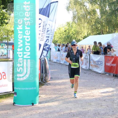 07.09.2025 - 19. Norderstedt Triathlon Zöllner http://msf.ph/oto/8773059 07.09.2025 16:51:36 Ziel 1095 meine-sportfotos.de