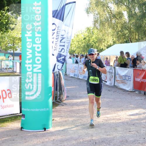 07.09.2025 - 19. Norderstedt Triathlon Zöllner http://msf.ph/oto/8773064 07.09.2025 16:51:36 Ziel 1095 meine-sportfotos.de