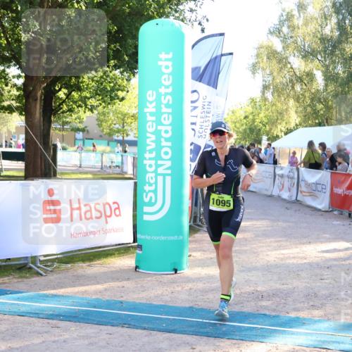 07.09.2025 - 19. Norderstedt Triathlon Zöllner http://msf.ph/oto/8773080 07.09.2025 16:51:37 Ziel 1095 meine-sportfotos.de