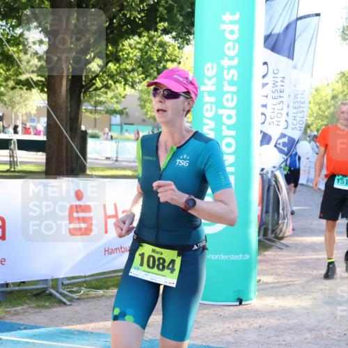 07.09.2025 - 19. Norderstedt Triathlon Zöllner http://msf.ph/oto/8773134 07.09.2025 16:51:55 Ziel 1084, 1513, 1567 meine-sportfotos.de