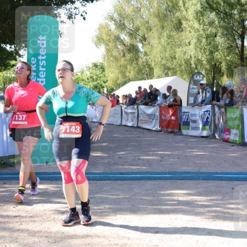 07.09.2025 - 19. Norderstedt Triathlon Zöllner http://msf.ph/oto/8773136 07.09.2025 10:55:12 Ziel 678, 1137, 1143 meine-sportfotos.de