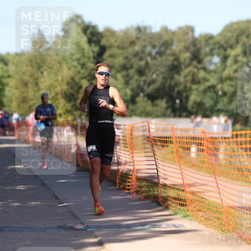 07.09.2025 - 19. Norderstedt Triathlon Michael Strokosch http://msf.ph/oto/8773177 07.09.2025 15:39:17 Laufen 469, 1439, 1480 meine-sportfotos.de
