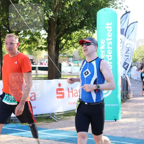 07.09.2025 - 19. Norderstedt Triathlon Zöllner http://msf.ph/oto/8773226 07.09.2025 16:52:00 Ziel 431, 1084, 1092, 1513, 1567 meine-sportfotos.de