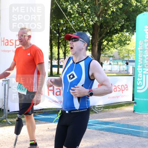 07.09.2025 - 19. Norderstedt Triathlon Zöllner http://msf.ph/oto/8773238 07.09.2025 16:52:00 Ziel 431, 1084, 1092, 1513, 1567 meine-sportfotos.de