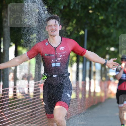 07.09.2025 - 19. Norderstedt Triathlon Michael Strokosch http://msf.ph/oto/8773262 07.09.2025 16:36:42 Laufen 445, 950, 1084, 1571, 1574, 1579 meine-sportfotos.de