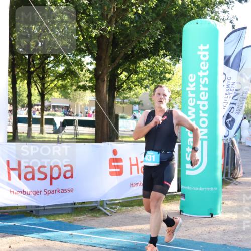 07.09.2025 - 19. Norderstedt Triathlon Zöllner http://msf.ph/oto/8773276 07.09.2025 16:52:03 Ziel 431, 1092, 1513, 1567 meine-sportfotos.de