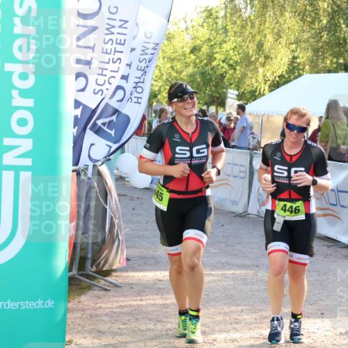 07.09.2025 - 19. Norderstedt Triathlon Zöllner http://msf.ph/oto/8773317 07.09.2025 16:52:41 Ziel 445, 446 meine-sportfotos.de