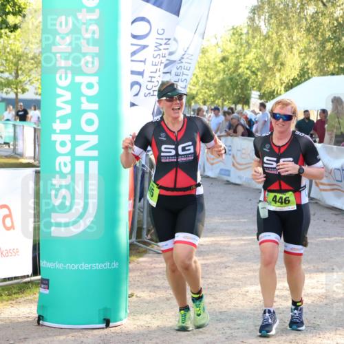 07.09.2025 - 19. Norderstedt Triathlon Zöllner http://msf.ph/oto/8773328 07.09.2025 16:52:42 Ziel 445, 446 meine-sportfotos.de