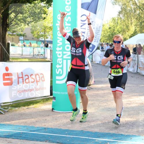 07.09.2025 - 19. Norderstedt Triathlon Zöllner http://msf.ph/oto/8773341 07.09.2025 16:52:42 Ziel 445, 446 meine-sportfotos.de