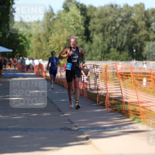 07.09.2025 - 19. Norderstedt Triathlon Michael Strokosch http://msf.ph/oto/8773347 07.09.2025 15:39:32 Laufen 478, 896, 1500 meine-sportfotos.de