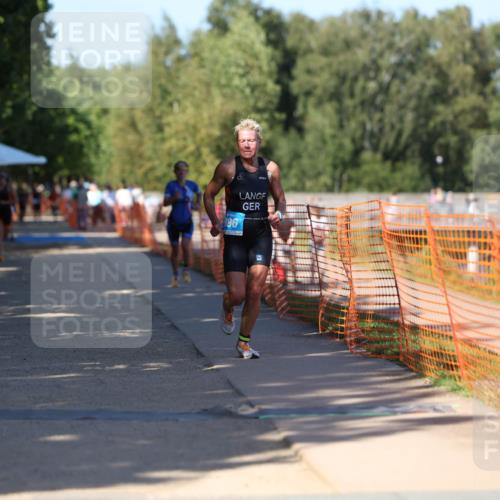 07.09.2025 - 19. Norderstedt Triathlon Michael Strokosch http://msf.ph/oto/8773350 07.09.2025 15:39:32 Laufen 478, 896, 1500 meine-sportfotos.de