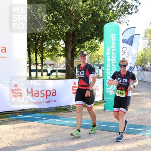07.09.2025 - 19. Norderstedt Triathlon Zöllner http://msf.ph/oto/8773351 07.09.2025 16:52:43 Ziel 445, 446 meine-sportfotos.de