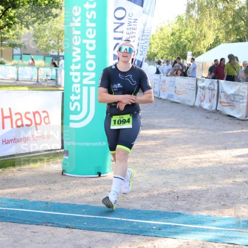 07.09.2025 - 19. Norderstedt Triathlon Zöllner http://msf.ph/oto/8773386 07.09.2025 16:52:50 Ziel 1094 meine-sportfotos.de