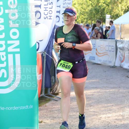 07.09.2025 - 19. Norderstedt Triathlon Zöllner http://msf.ph/oto/8773415 07.09.2025 16:52:57 Ziel 1046, 1094 meine-sportfotos.de