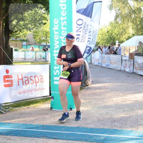 07.09.2025 - 19. Norderstedt Triathlon Zöllner http://msf.ph/oto/8773429 07.09.2025 16:52:57 Ziel 1046, 1094 meine-sportfotos.de