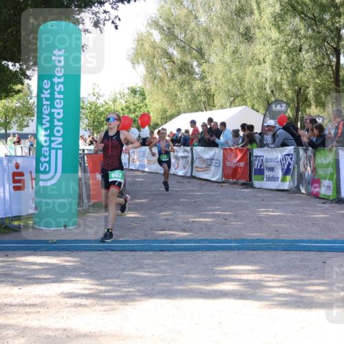 07.09.2025 - 19. Norderstedt Triathlon Zöllner http://msf.ph/oto/8773441 07.09.2025 10:56:36 Ziel 70, 102, 682 meine-sportfotos.de