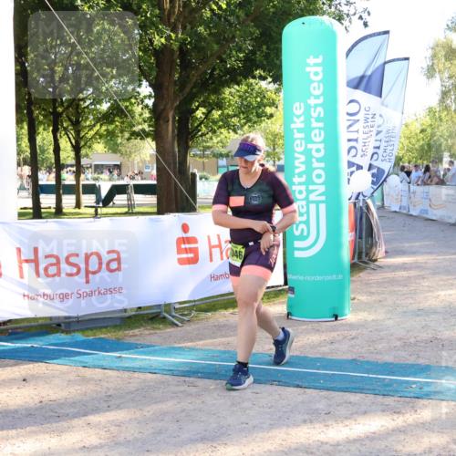 07.09.2025 - 19. Norderstedt Triathlon Zöllner http://msf.ph/oto/8773443 07.09.2025 16:52:58 Ziel 1046, 1078 meine-sportfotos.de