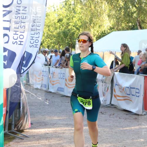 07.09.2025 - 19. Norderstedt Triathlon Zöllner http://msf.ph/oto/8773469 07.09.2025 16:53:02 Ziel 1046, 1078 meine-sportfotos.de