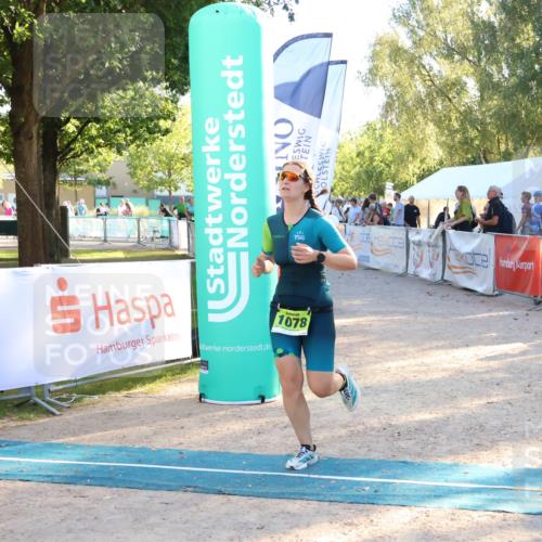 07.09.2025 - 19. Norderstedt Triathlon Zöllner http://msf.ph/oto/8773484 07.09.2025 16:53:03 Ziel 1046, 1078 meine-sportfotos.de