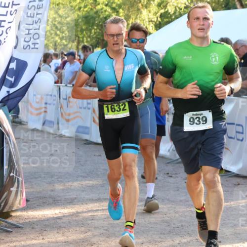 07.09.2025 - 19. Norderstedt Triathlon Zöllner http://msf.ph/oto/8773514 07.09.2025 16:53:11 Ziel 939, 1632 meine-sportfotos.de