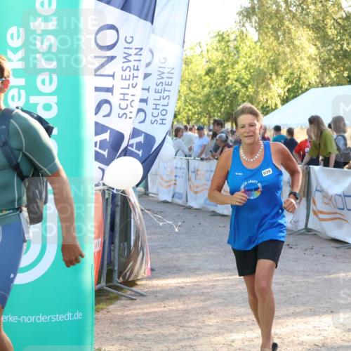 07.09.2025 - 19. Norderstedt Triathlon Zöllner http://msf.ph/oto/8773578 07.09.2025 16:53:14 Ziel 939, 943, 1632 meine-sportfotos.de