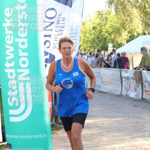 07.09.2025 - 19. Norderstedt Triathlon Zöllner http://msf.ph/oto/8773585 07.09.2025 16:53:14 Ziel 939, 943, 1632 meine-sportfotos.de