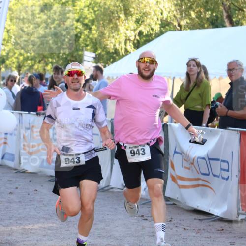 07.09.2025 - 19. Norderstedt Triathlon Zöllner http://msf.ph/oto/8773599 07.09.2025 16:53:16 Ziel 939, 943, 1632 meine-sportfotos.de