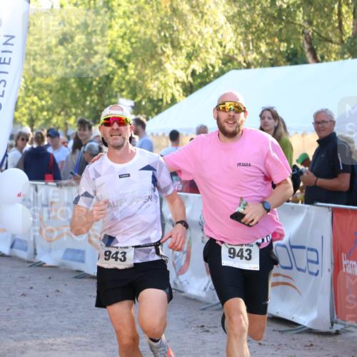 07.09.2025 - 19. Norderstedt Triathlon Zöllner http://msf.ph/oto/8773605 07.09.2025 16:53:17 Ziel 939, 943, 1632 meine-sportfotos.de