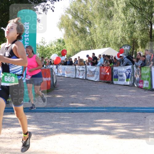 07.09.2025 - 19. Norderstedt Triathlon Zöllner http://msf.ph/oto/8773721 07.09.2025 10:57:48 Ziel 655, 669, 1125 meine-sportfotos.de