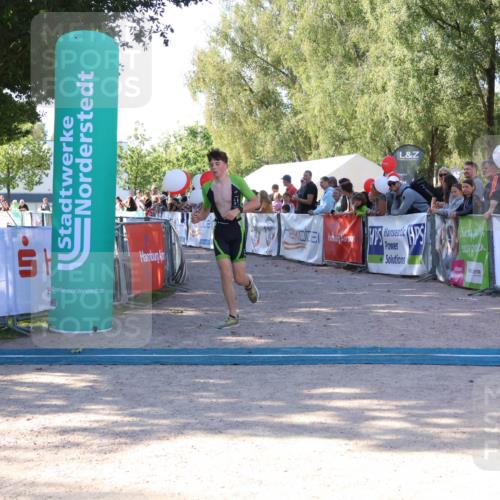 07.09.2025 - 19. Norderstedt Triathlon Zöllner http://msf.ph/oto/8773737 07.09.2025 10:57:53 Ziel 655, 669, 1125 meine-sportfotos.de