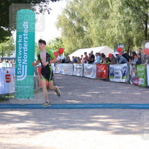 07.09.2025 - 19. Norderstedt Triathlon Zöllner http://msf.ph/oto/8773750 07.09.2025 10:57:54 Ziel 655, 1125 meine-sportfotos.de