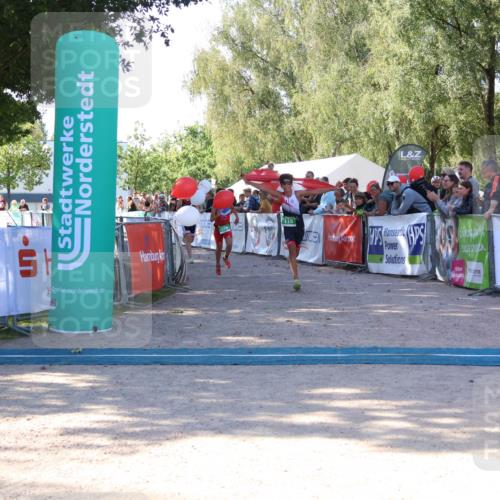 07.09.2025 - 19. Norderstedt Triathlon Zöllner http://msf.ph/oto/8773823 07.09.2025 10:58:13 Ziel 60, 108, 115, 638, 670 meine-sportfotos.de