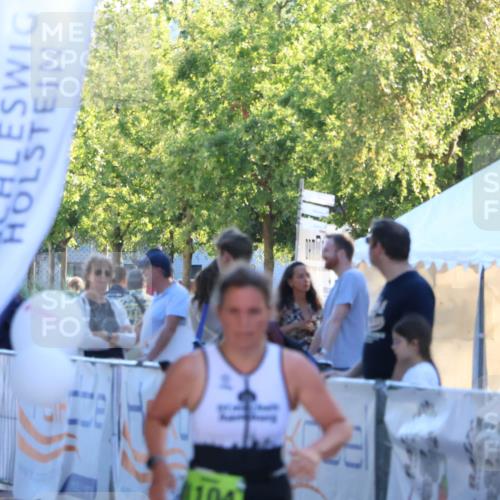 07.09.2025 - 19. Norderstedt Triathlon Zöllner http://msf.ph/oto/8773881 07.09.2025 16:54:30 Ziel 1083, 1104 meine-sportfotos.de