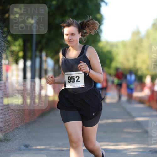 07.09.2025 - 19. Norderstedt Triathlon Michael Strokosch http://msf.ph/oto/8773889 07.09.2025 16:38:39 Laufen 883, 933, 952, 1044, 1625 meine-sportfotos.de