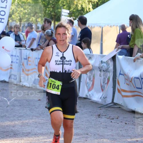 07.09.2025 - 19. Norderstedt Triathlon Zöllner http://msf.ph/oto/8773891 07.09.2025 16:54:30 Ziel 1083, 1104 meine-sportfotos.de