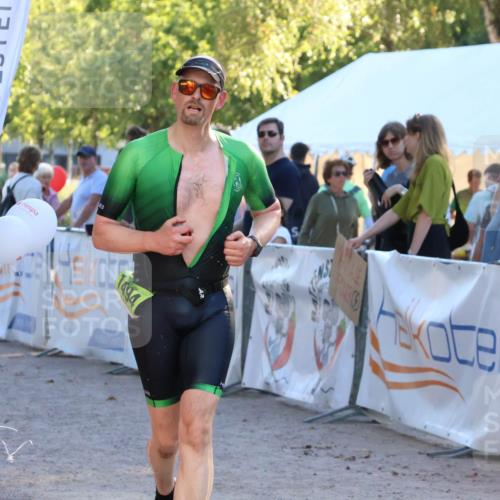 07.09.2025 - 19. Norderstedt Triathlon Zöllner http://msf.ph/oto/8773978 07.09.2025 16:55:07 Ziel 913, 1494 meine-sportfotos.de
