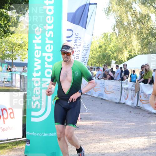 07.09.2025 - 19. Norderstedt Triathlon Zöllner http://msf.ph/oto/8774009 07.09.2025 16:55:09 Ziel 913, 1494 meine-sportfotos.de