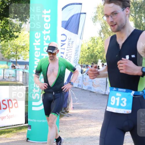 07.09.2025 - 19. Norderstedt Triathlon Zöllner http://msf.ph/oto/8774013 07.09.2025 16:55:09 Ziel 913, 1494 meine-sportfotos.de