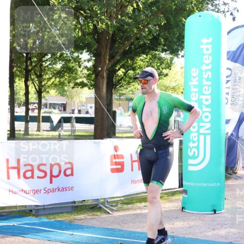 07.09.2025 - 19. Norderstedt Triathlon Zöllner http://msf.ph/oto/8774025 07.09.2025 16:55:10 Ziel 913, 1494 meine-sportfotos.de