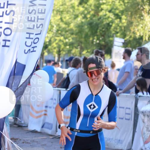 07.09.2025 - 19. Norderstedt Triathlon Zöllner http://msf.ph/oto/8774032 07.09.2025 16:55:31 Ziel 1057 meine-sportfotos.de