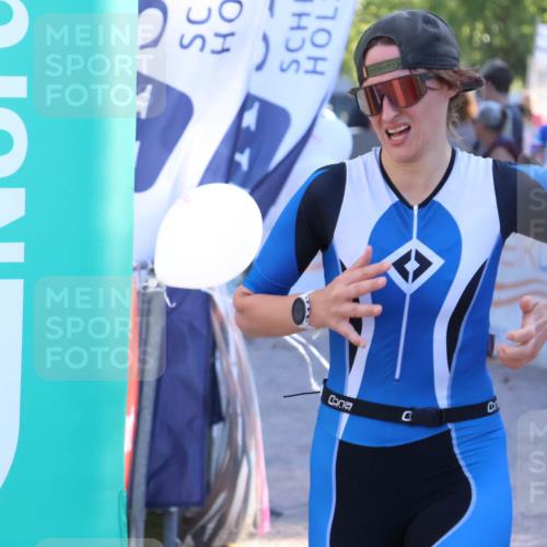 07.09.2025 - 19. Norderstedt Triathlon Zöllner http://msf.ph/oto/8774053 07.09.2025 16:55:32 Ziel 1057 meine-sportfotos.de