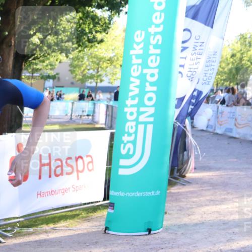 07.09.2025 - 19. Norderstedt Triathlon Zöllner http://msf.ph/oto/8774072 07.09.2025 16:55:34 Ziel 1057 meine-sportfotos.de