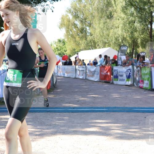07.09.2025 - 19. Norderstedt Triathlon Zöllner http://msf.ph/oto/8774154 07.09.2025 11:00:23 Ziel 681, 683, 691 meine-sportfotos.de