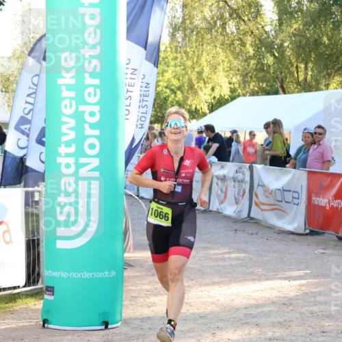 07.09.2025 - 19. Norderstedt Triathlon Zöllner http://msf.ph/oto/8774283 07.09.2025 16:56:40 Ziel 1066 meine-sportfotos.de