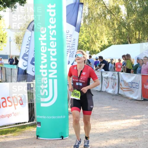 07.09.2025 - 19. Norderstedt Triathlon Zöllner http://msf.ph/oto/8774289 07.09.2025 16:56:40 Ziel 1066 meine-sportfotos.de