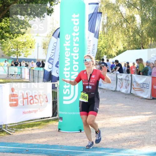 07.09.2025 - 19. Norderstedt Triathlon Zöllner http://msf.ph/oto/8774291 07.09.2025 16:56:41 Ziel 1066 meine-sportfotos.de