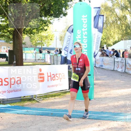 07.09.2025 - 19. Norderstedt Triathlon Zöllner http://msf.ph/oto/8774305 07.09.2025 16:56:41 Ziel 1066 meine-sportfotos.de