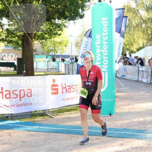 07.09.2025 - 19. Norderstedt Triathlon Zöllner http://msf.ph/oto/8774309 07.09.2025 16:56:42 Ziel 1066 meine-sportfotos.de