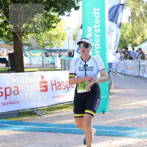 07.09.2025 - 19. Norderstedt Triathlon Zöllner http://msf.ph/oto/8774354 07.09.2025 16:56:53 Ziel 1107 meine-sportfotos.de